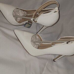 Just Fab Pumps